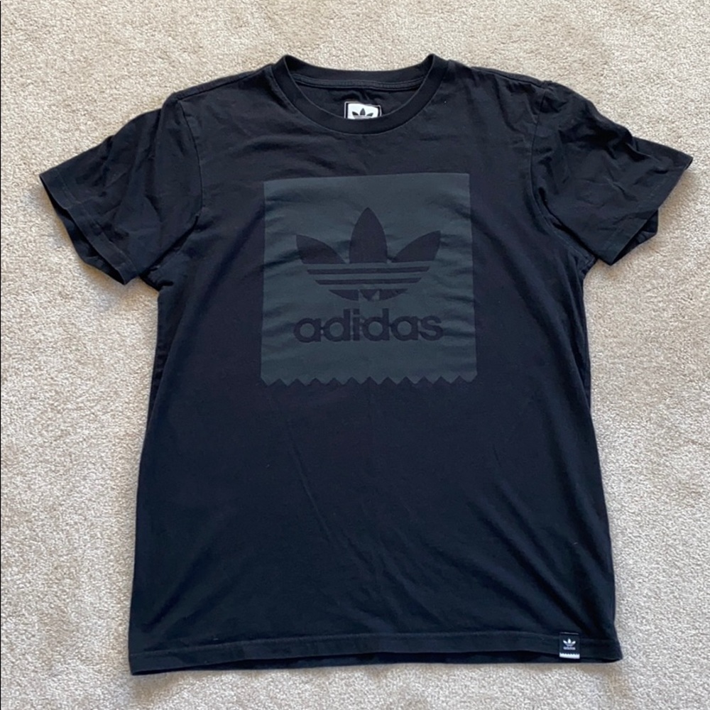 Adidas t shirt Men’s Box t shirt size medium